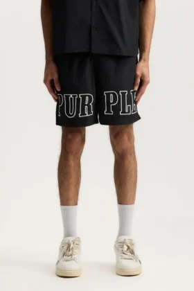Badshorts med kontur av logotyp
