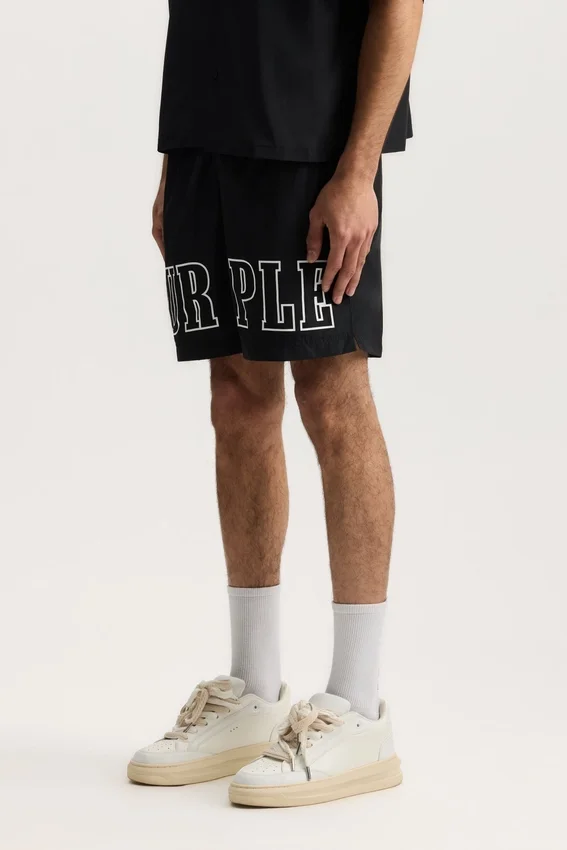 Badshorts med kontur av logotyp