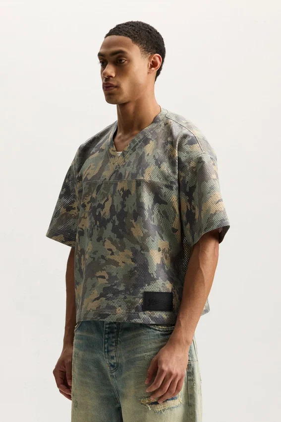 Målad kamouflage-T-shirt i läder