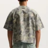 Målad kamouflage-T-shirt i läder