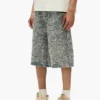 P070 Handpärlade shorts med kristallutsmyckning
