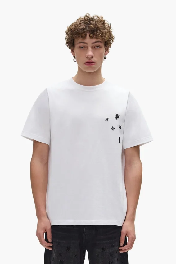 T-shirt med monogram i pärlor