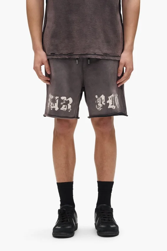 Worn Gothic-Shorts