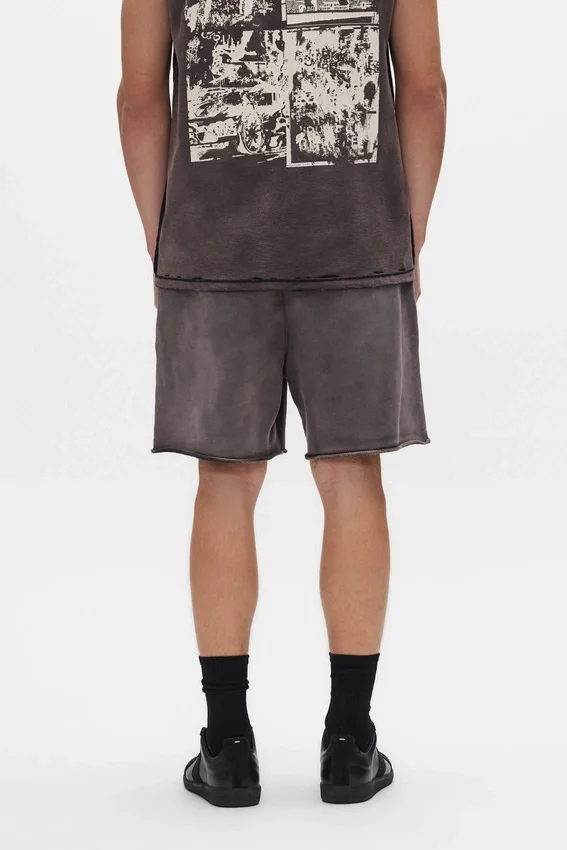 Worn Gothic-Shorts